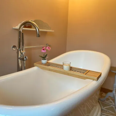 Airconditioned Spacious With Private Swimming Pool Semesterbostad Saint-Aquilin